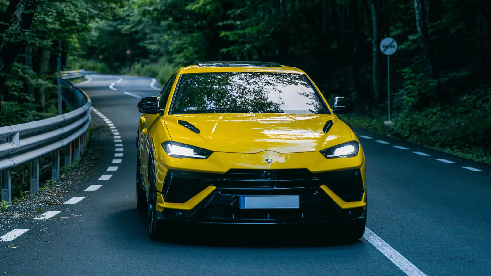 Lamborghini Urus 3